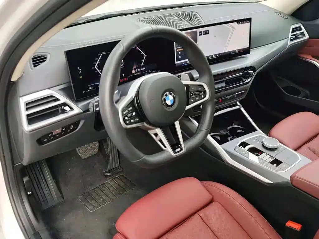 BMW 3 Series 2025 — фото 10