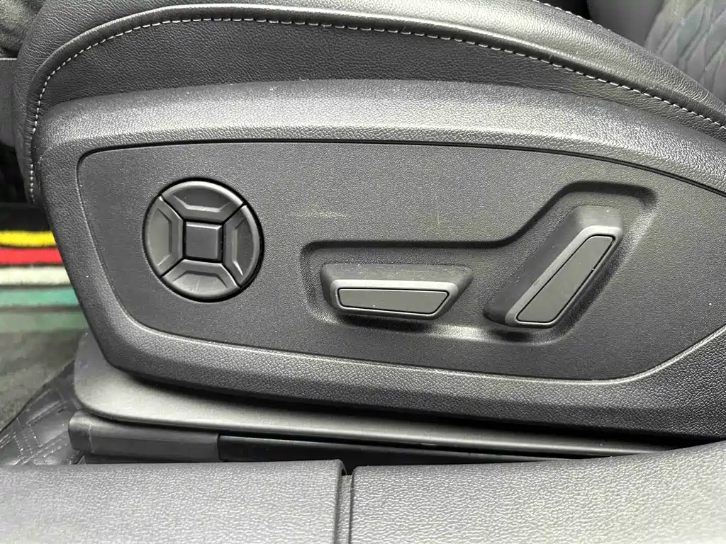 Audi A3 2023 — фото 11