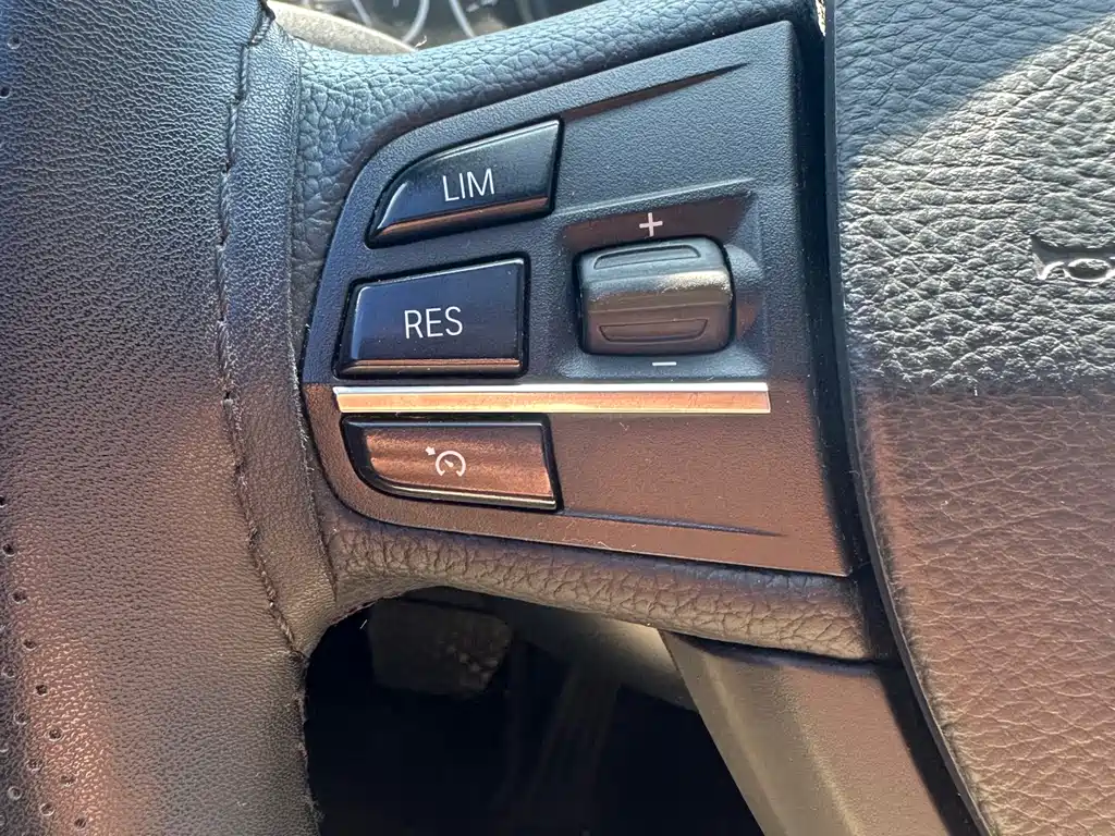 BMW 5 Series 2012 — фото 25