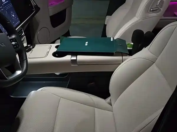 Li Auto L8 2024