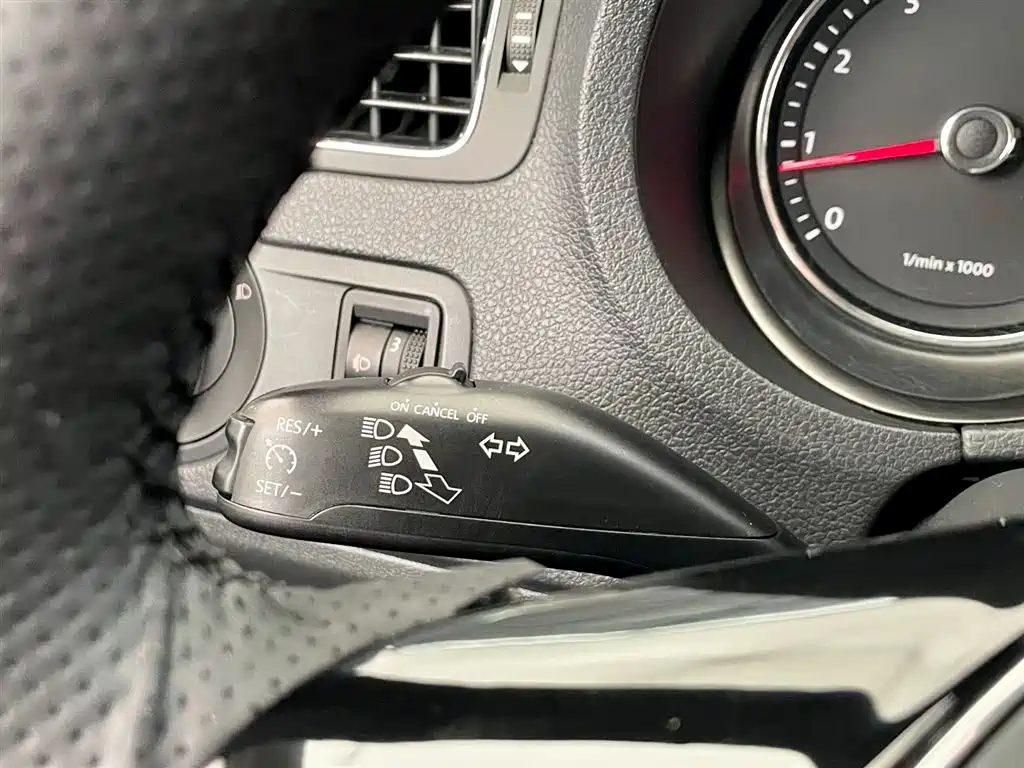 Volkswagen Polo 2015 — фото 14