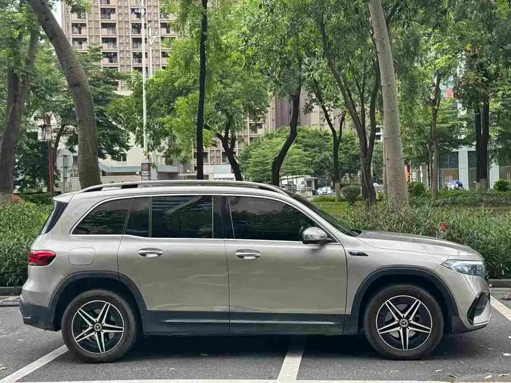 Mercedes-Benz EQB 2022