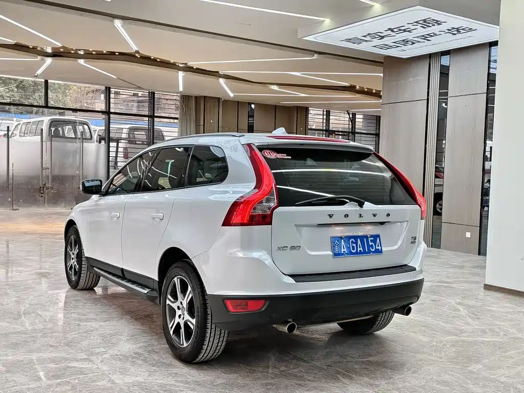 Volvo XC60 2012 — фото 4