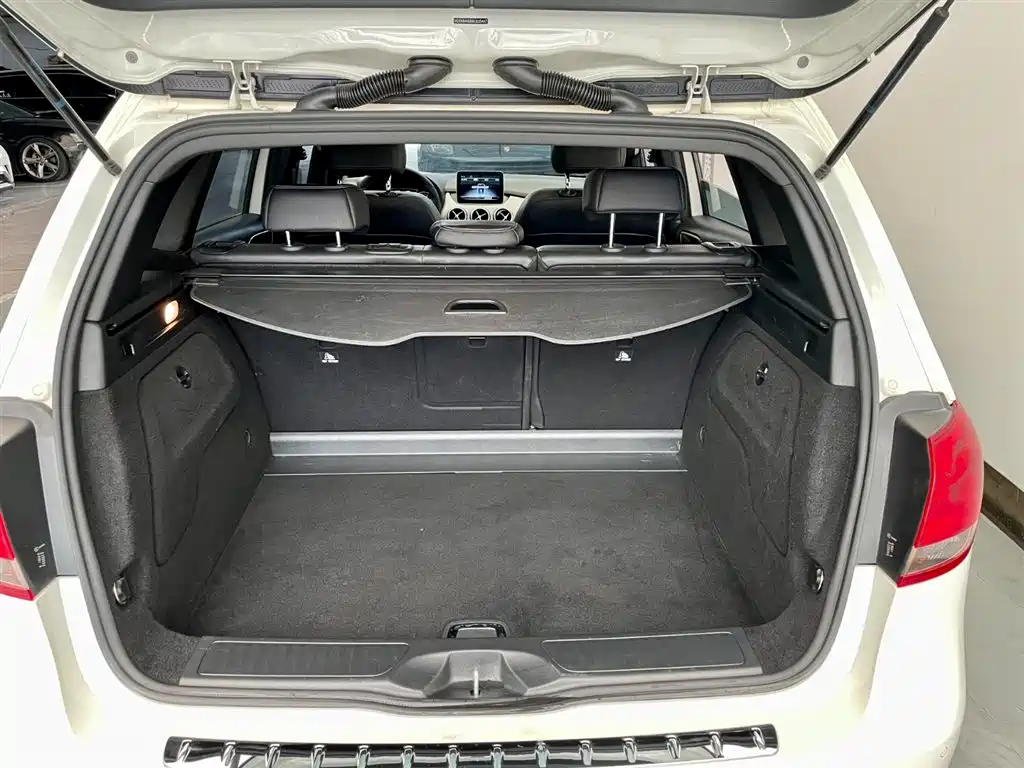 Mercedes-Benz B-Class 2019 — фото 19