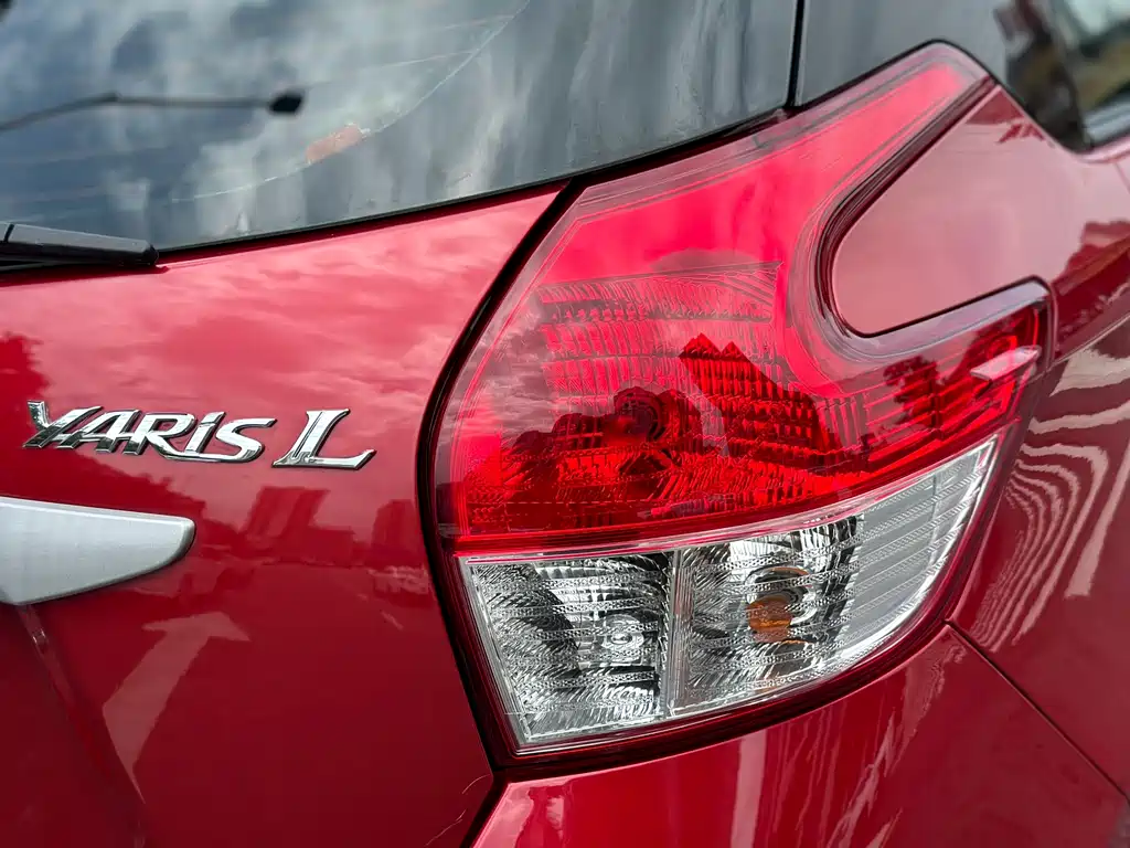 Toyota Yaris L 2015 — фото 13