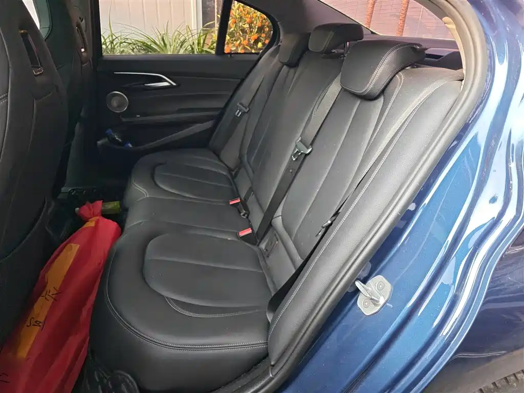 BMW 1 Series 2023 — фото 14