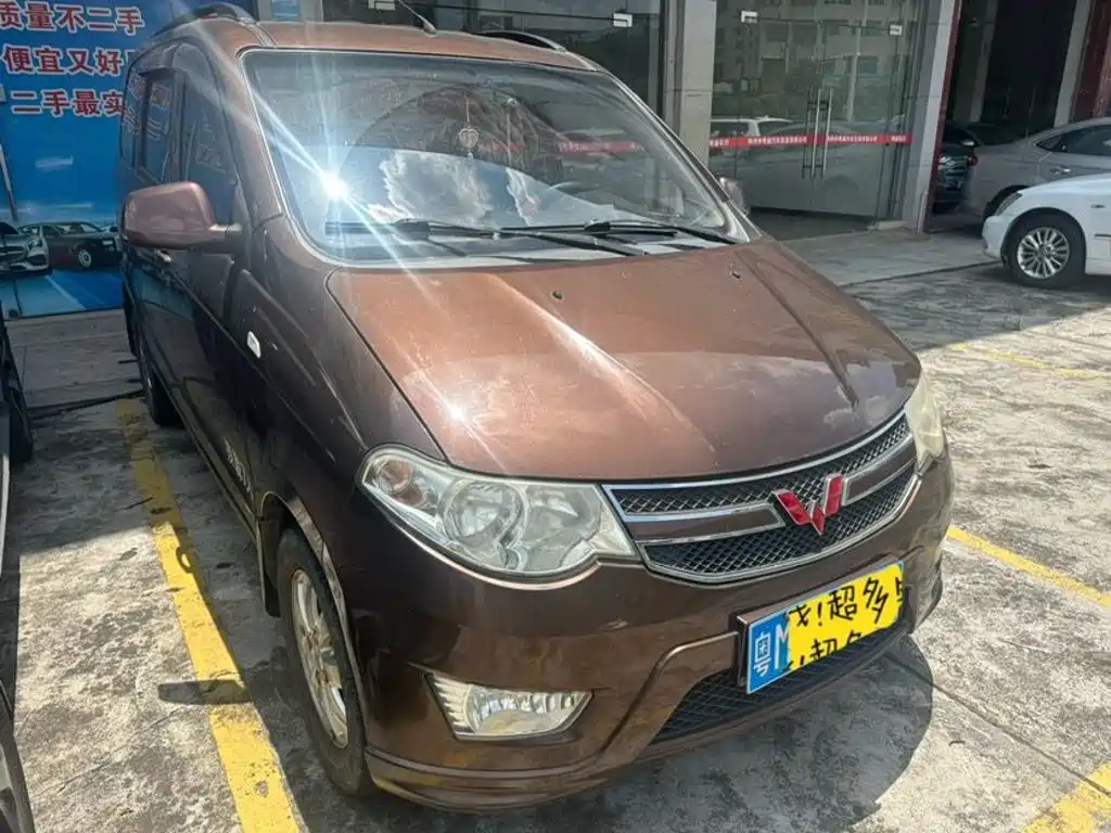 Wuling Hongguang 2015 — фото 3