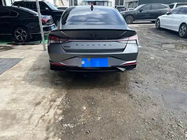 Hyundai Elantra 2022