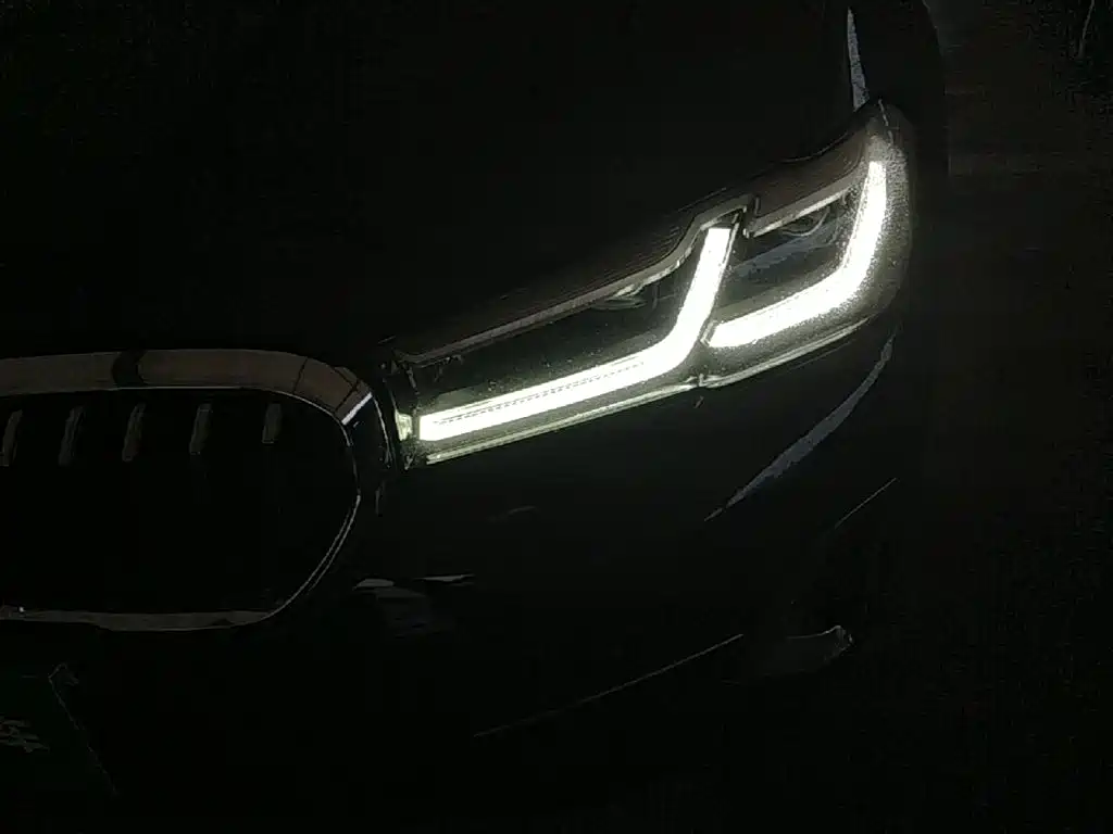 BMW 5 Series 2022 — фото 24