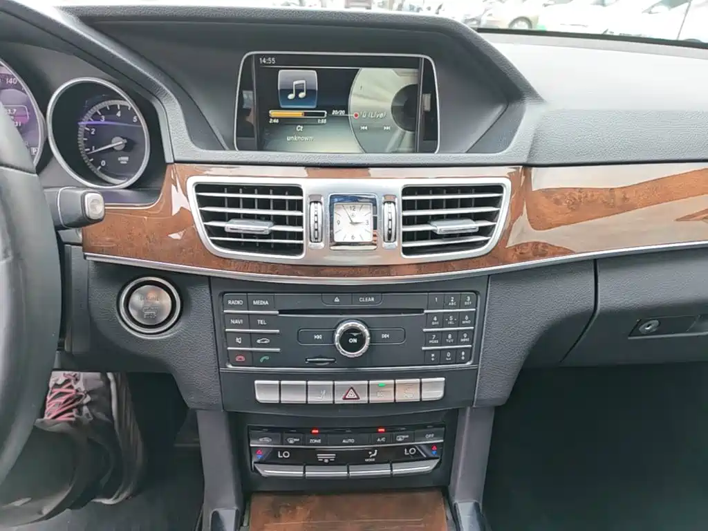 Mercedes-Benz E-Class 2015 — фото 13