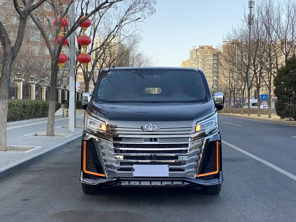 Toyota Hiace 2024 — фото 2