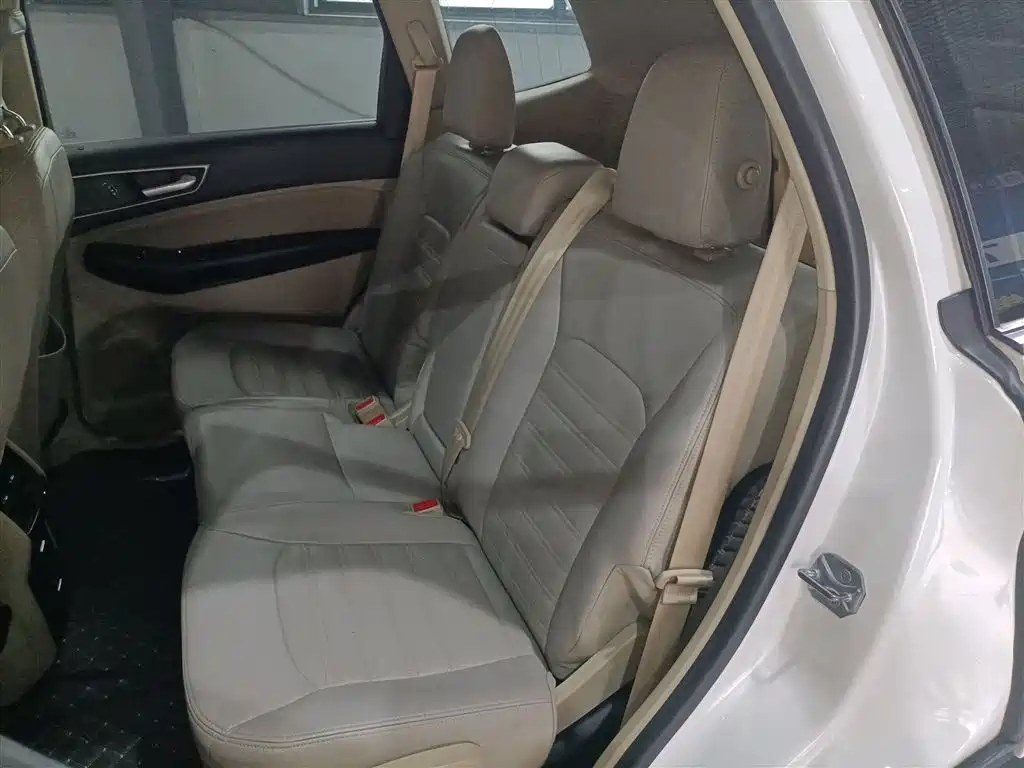 Ford Edge 2018 — фото 13