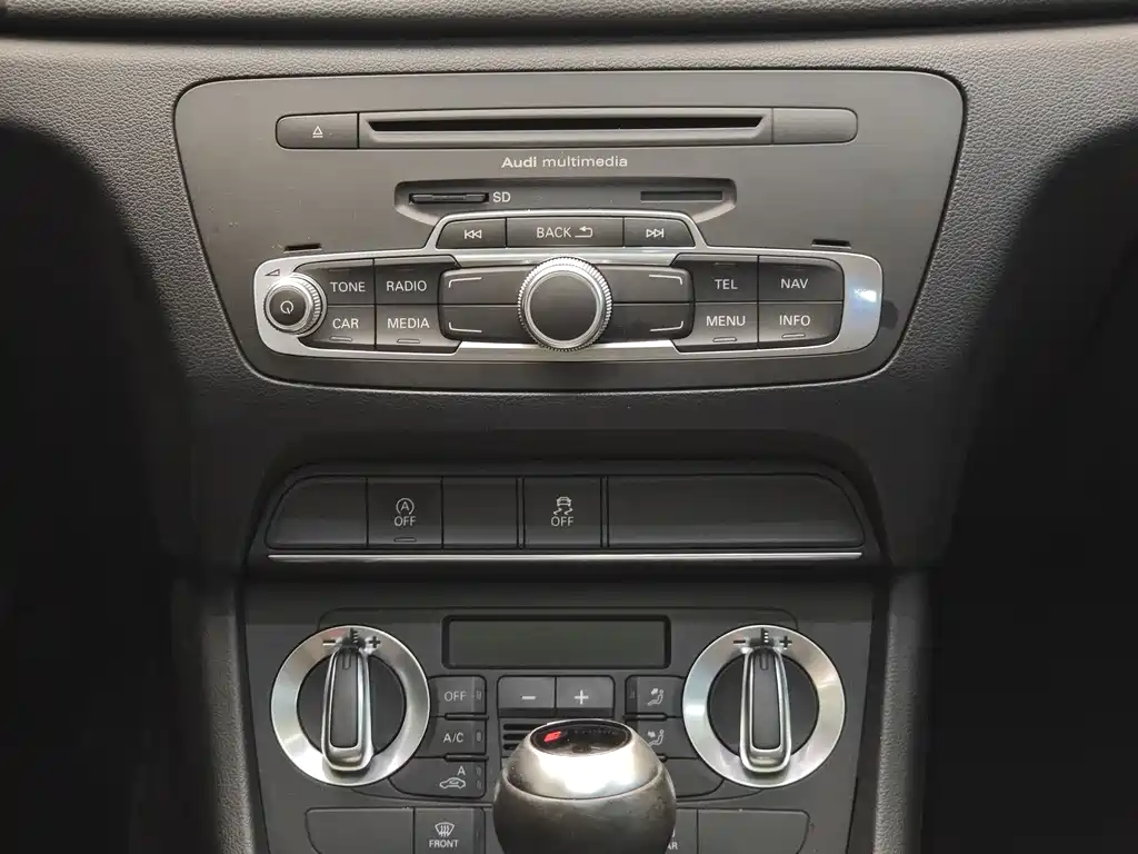 Audi Q3 2015 — фото 17