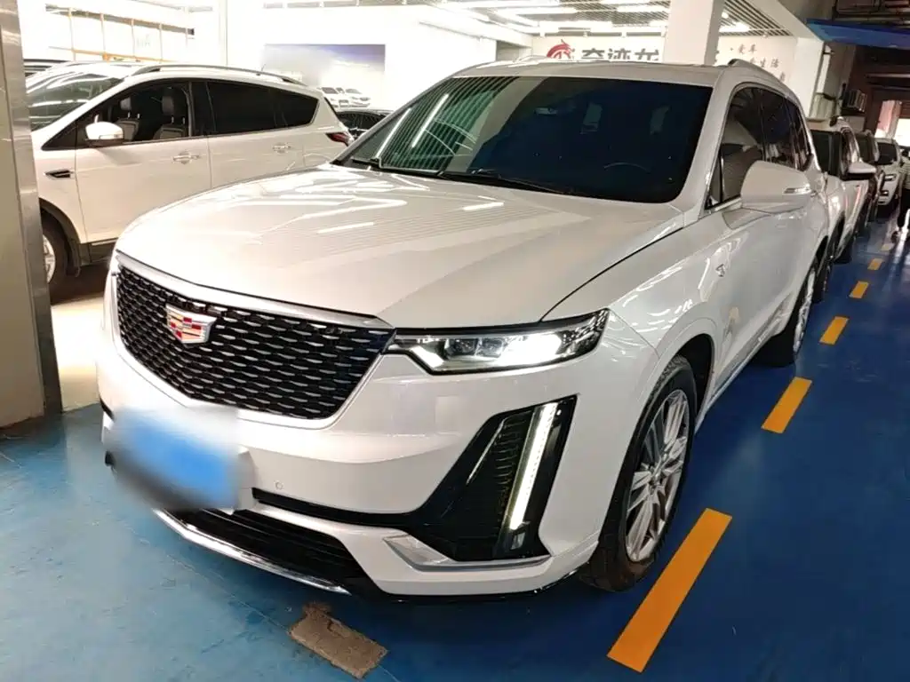 Cadillac XT6 2021 — фото 1