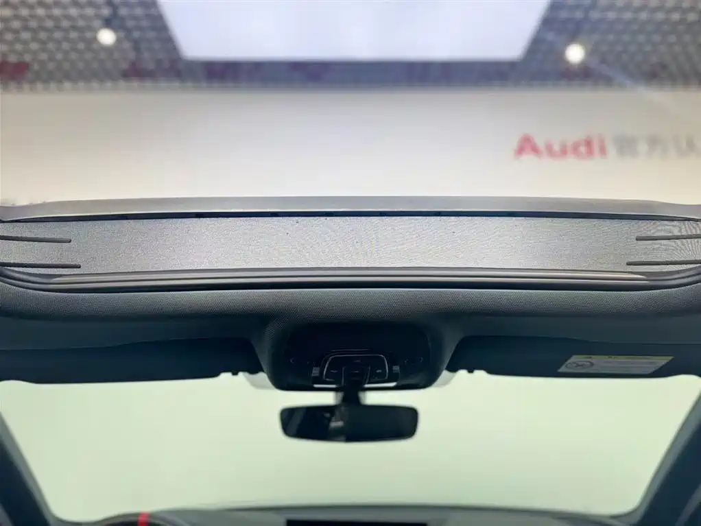 Audi A4L 2025 — фото 13