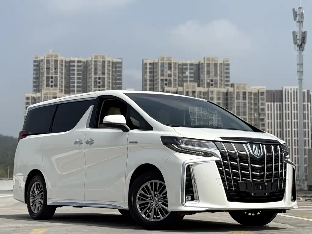 Toyota Alphard 2022 — фото 3