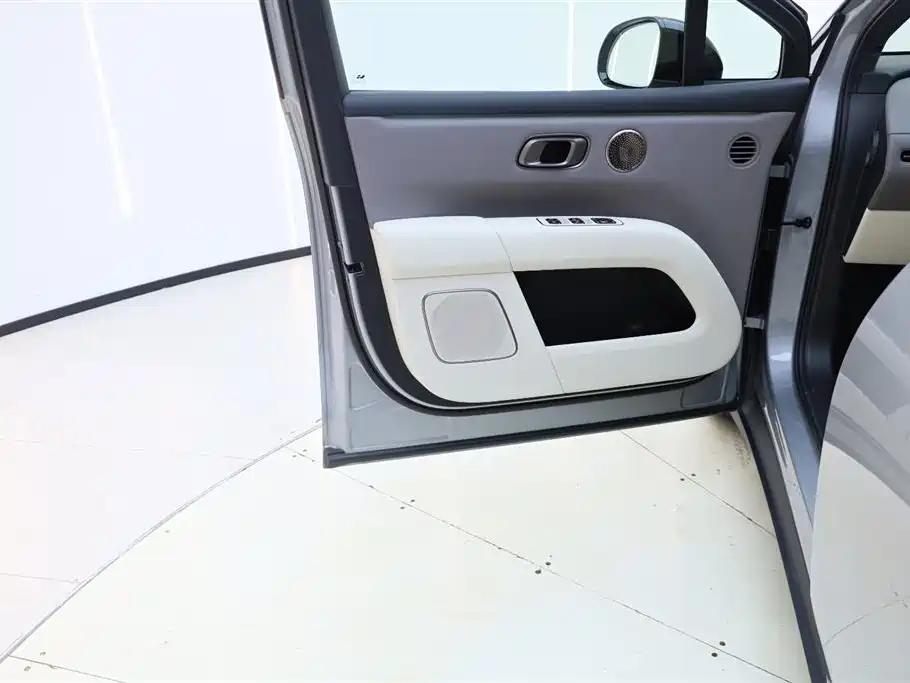 Li Auto i6 2025 — фото 25