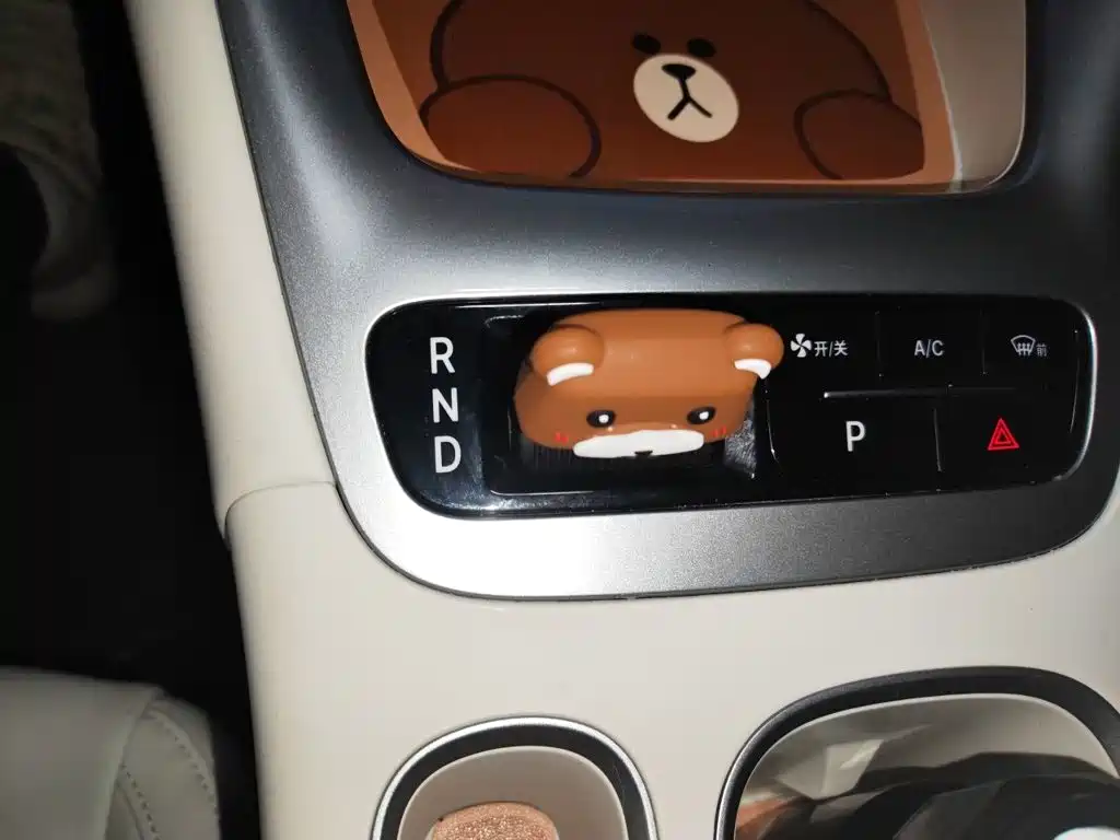 Geely Galaxy Starwish 2025 — фото 15