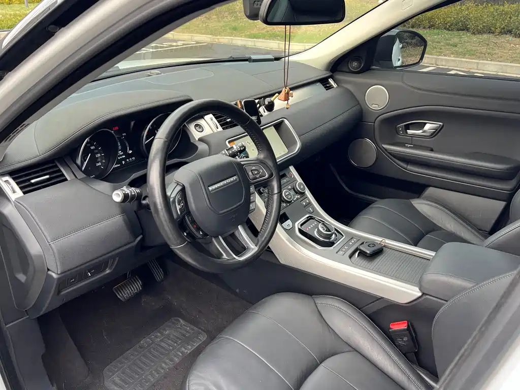 Land Rover Evoque 2019 — фото 6