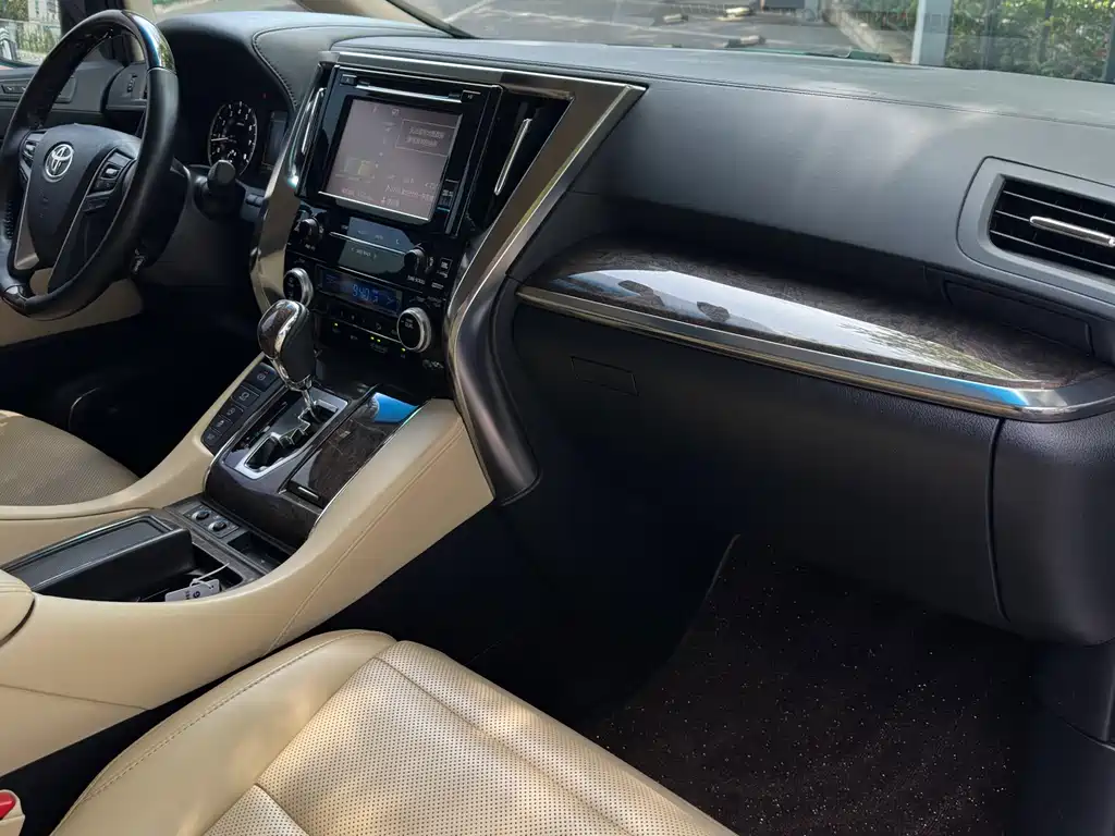 Toyota Alphard 2019 — фото 12