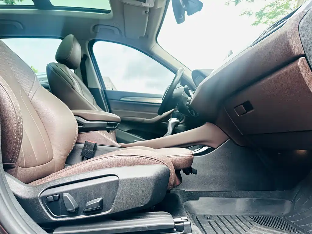 BMW X1 2018 — фото 12