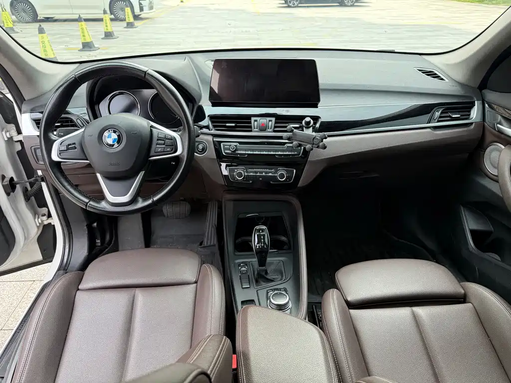 BMW X1 2022 — фото 8