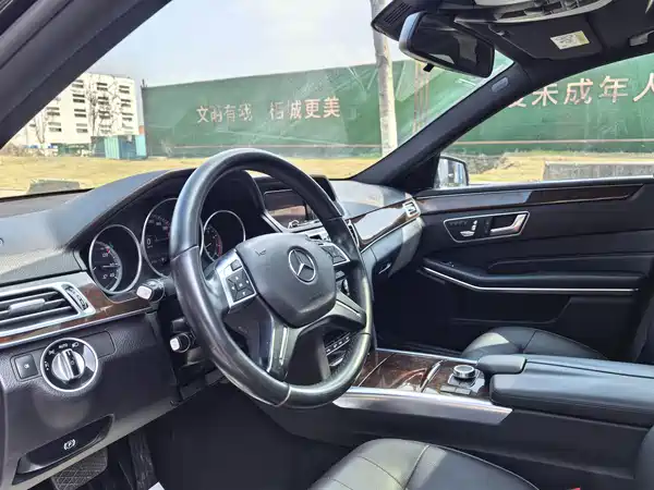Mercedes-Benz E-Class 2015