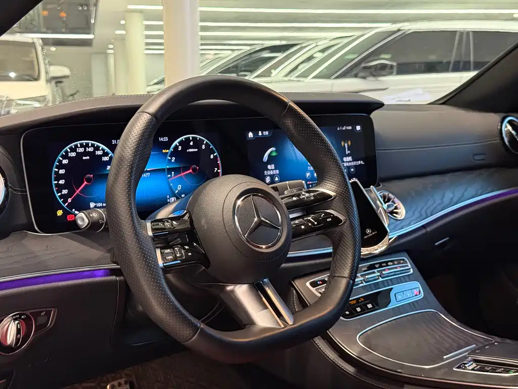 Mercedes-Benz E-Class 2023 — фото 6