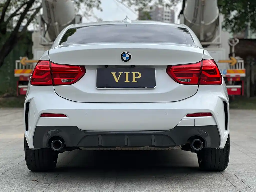 BMW 1 Series 2021 — фото 18