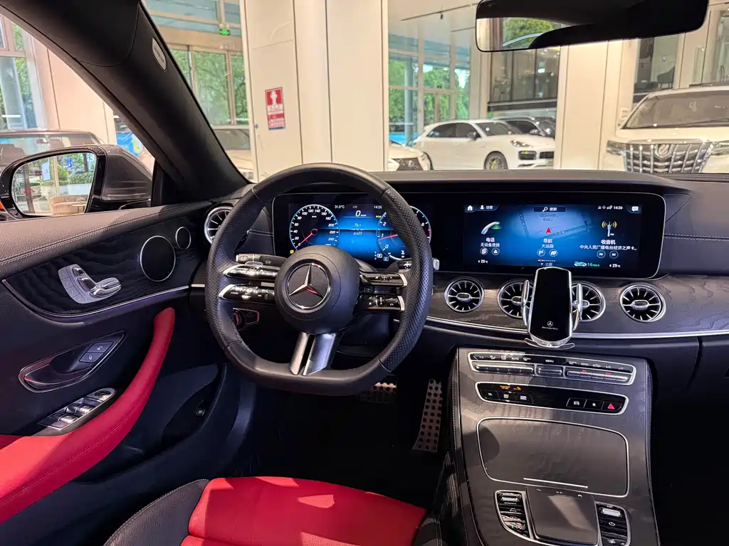 Mercedes-Benz E-Class 2023 — фото 15