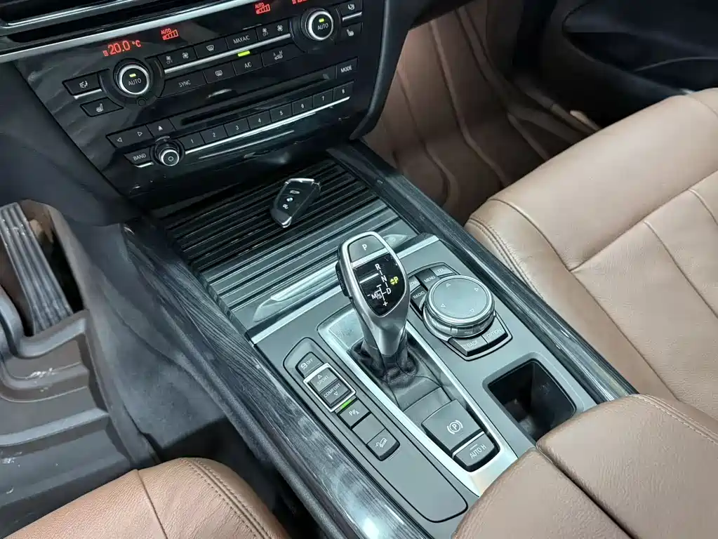 BMW X5 2016 — фото 18