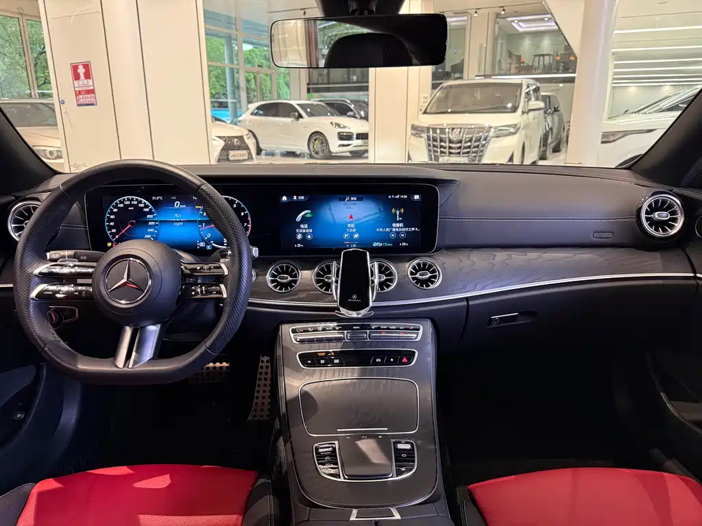 Mercedes-Benz E-Class 2023 — фото 14
