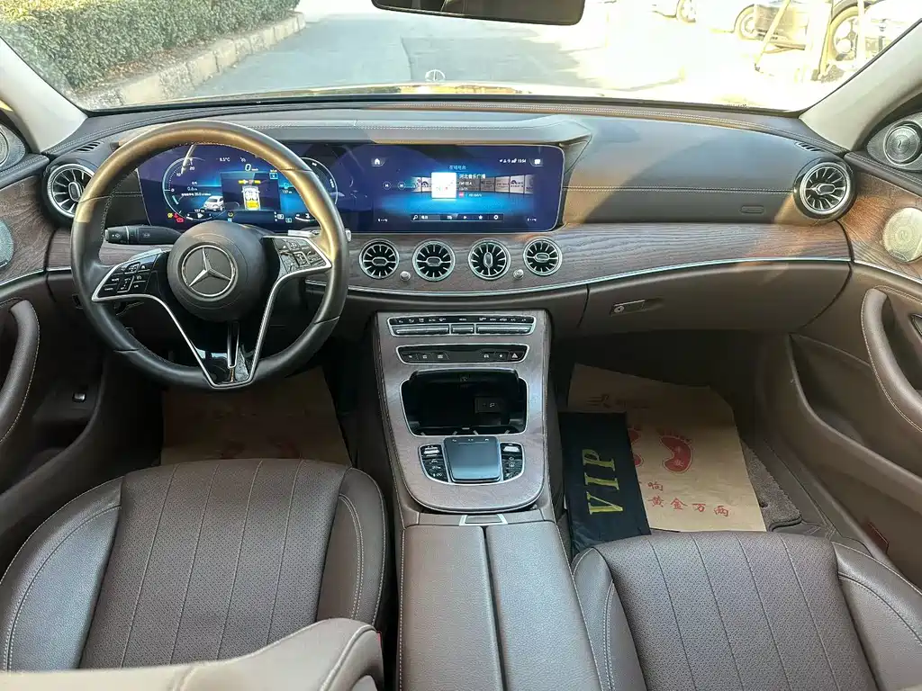 Mercedes-Benz E-Class 2023 — фото 6