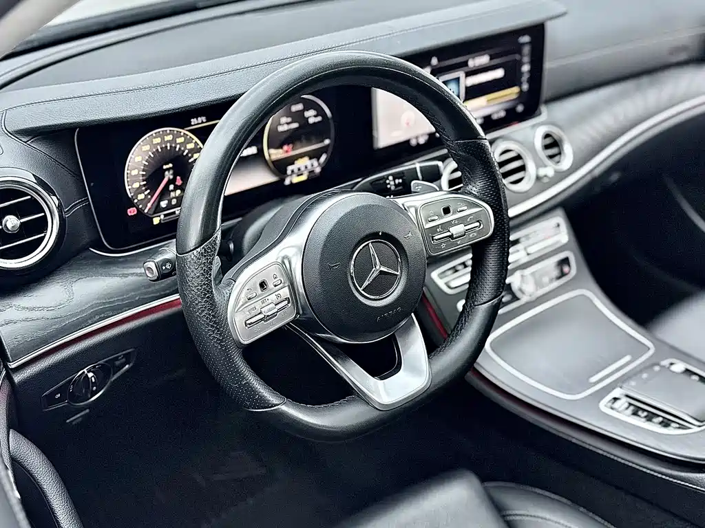 Mercedes-Benz E-Class 2018 — фото 13