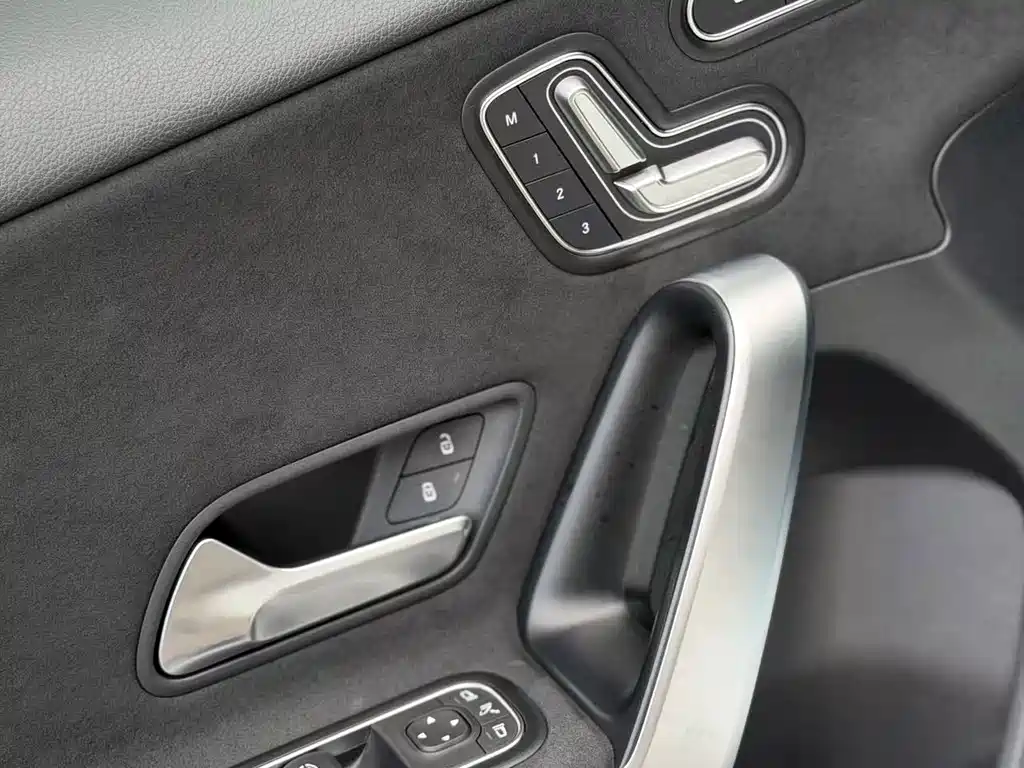 Mercedes-Benz A-Class AMG 2024 — фото 11