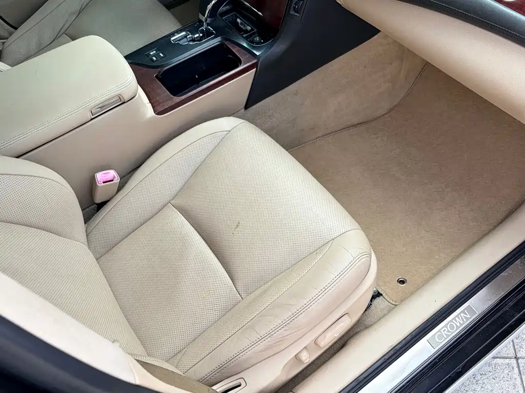 Toyota Crown 2010 — фото 14
