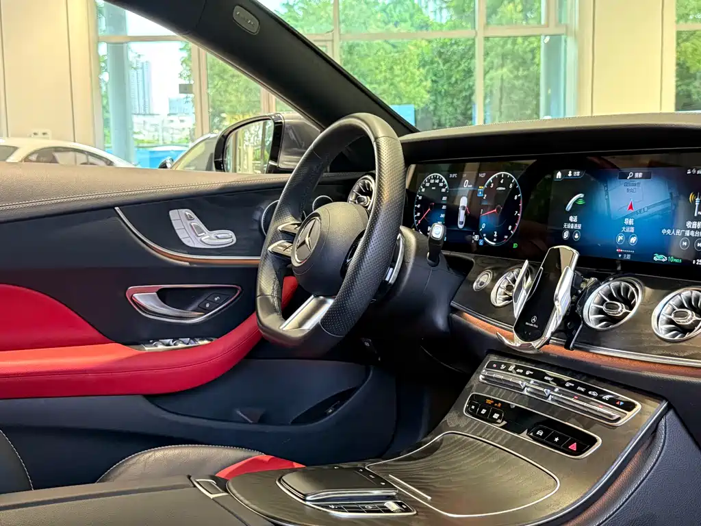 Mercedes-Benz E-Class 2023 — фото 18