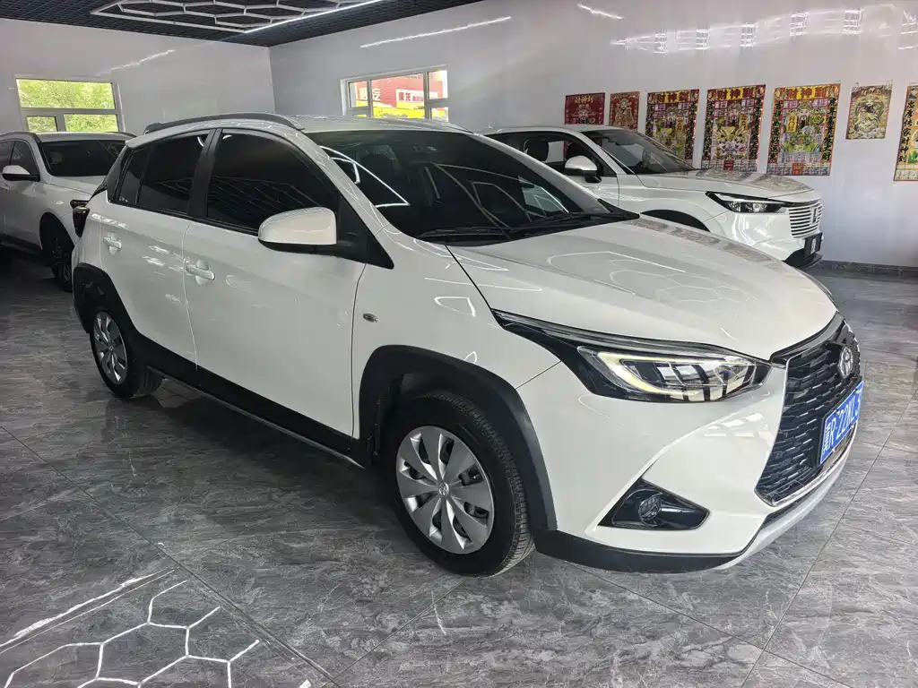 Toyota Yaris L 2022