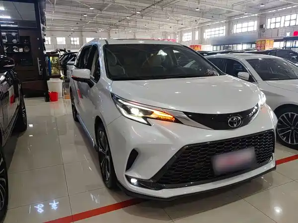 Toyota Granvia 2024