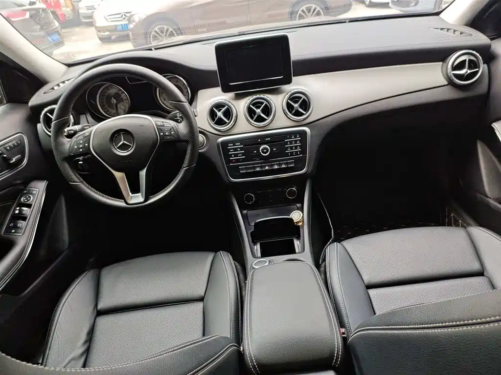 Mercedes-Benz GLA 2016 — фото 6