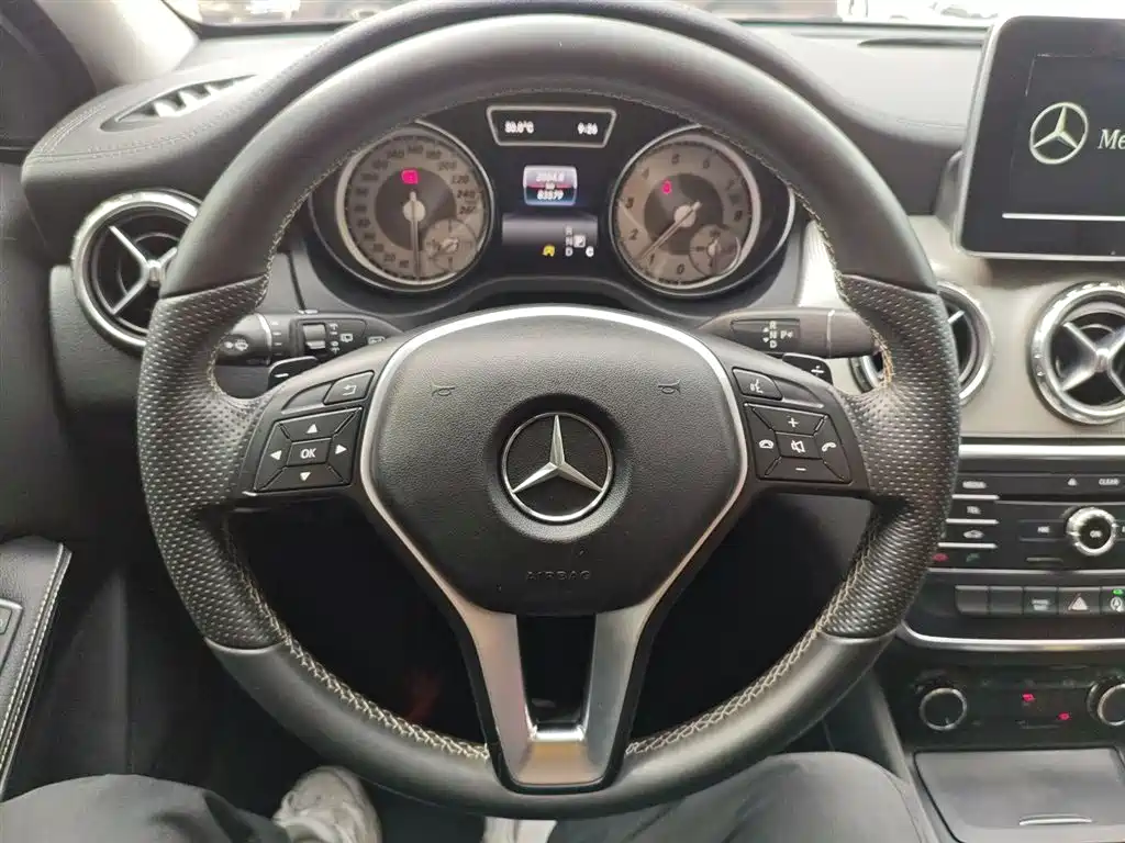 Mercedes-Benz GLA 2016 — фото 7