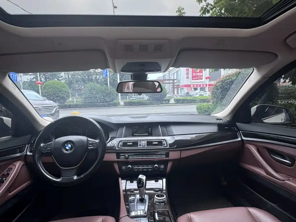 BMW 5 Series 2016 — фото 23