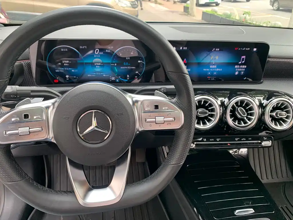 Mercedes-Benz A-Class 2023 — фото 15