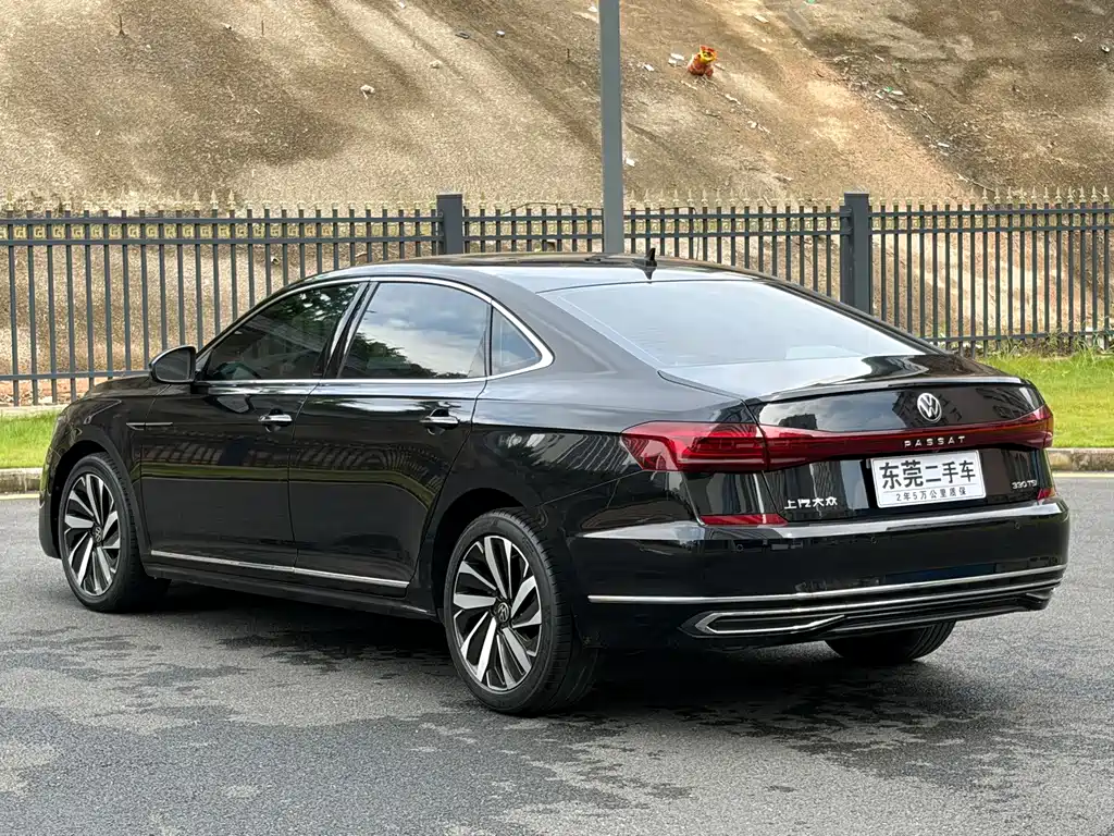 Volkswagen Passat 2022