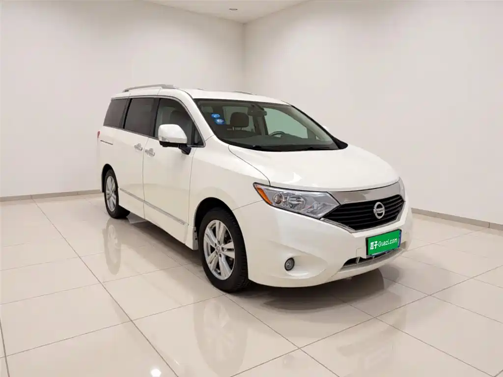 Nissan Quest 2016 — фото 4