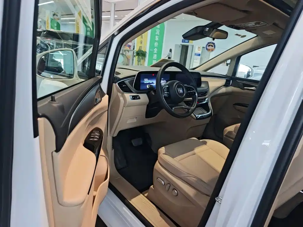 Buick GL8 New Energy 2025 — фото 16