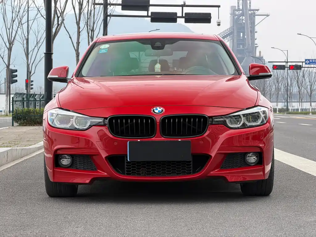 BMW 3 Series 2018 — фото 2