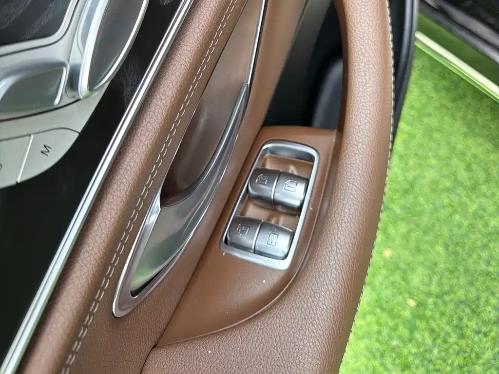 Mercedes-Benz E-Class 2019 — фото 14