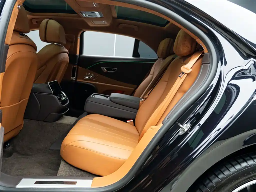 Bentley Flying Spur 2022 — фото 13
