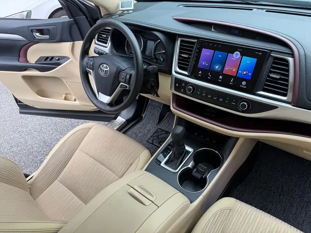Toyota Highlander 2017 — фото 12